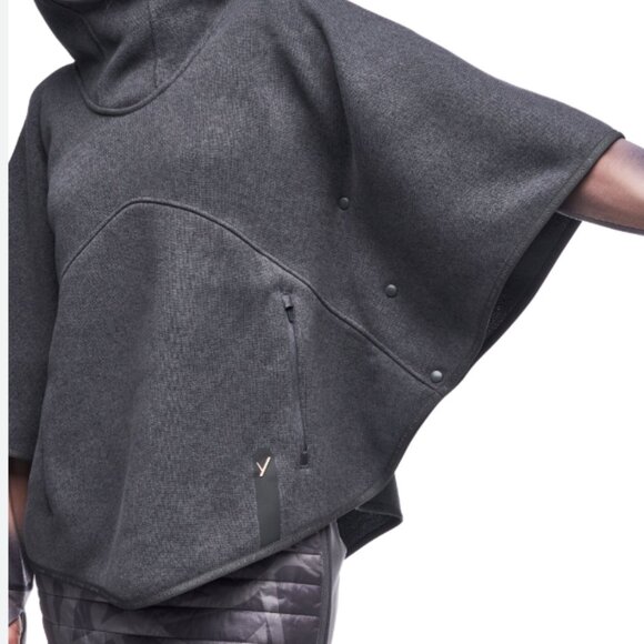 INDYEVA Satu Poncho Fleece Polartec Pullover Snap Shawl Size Small Dark Gray - Picture 2 of 13
